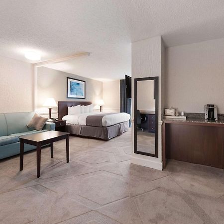 The Blu Hotel Blue Ash Cincinnati, Ascend Hotel Collection Exterior photo