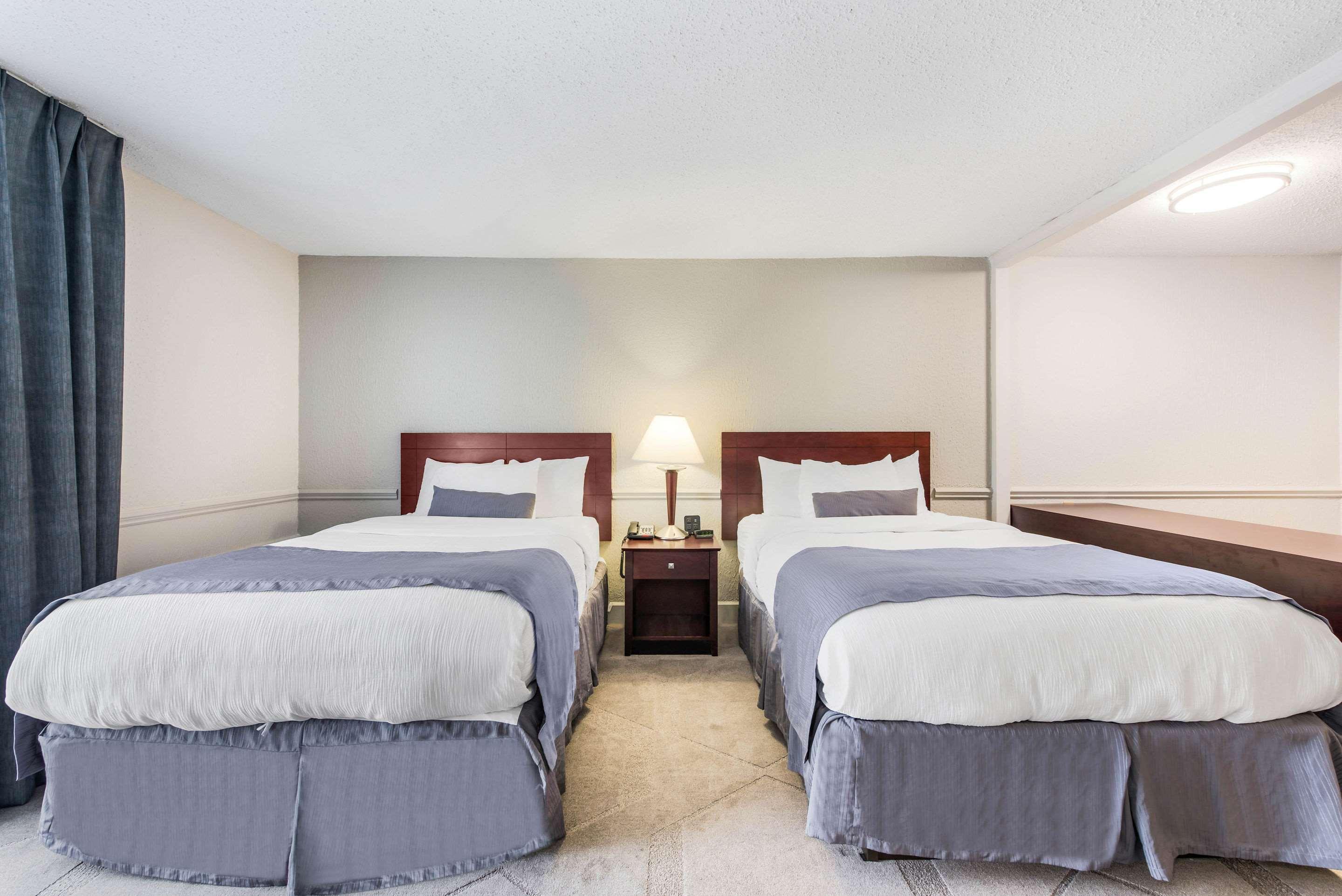 The Blu Hotel Blue Ash Cincinnati, Ascend Hotel Collection Exterior photo