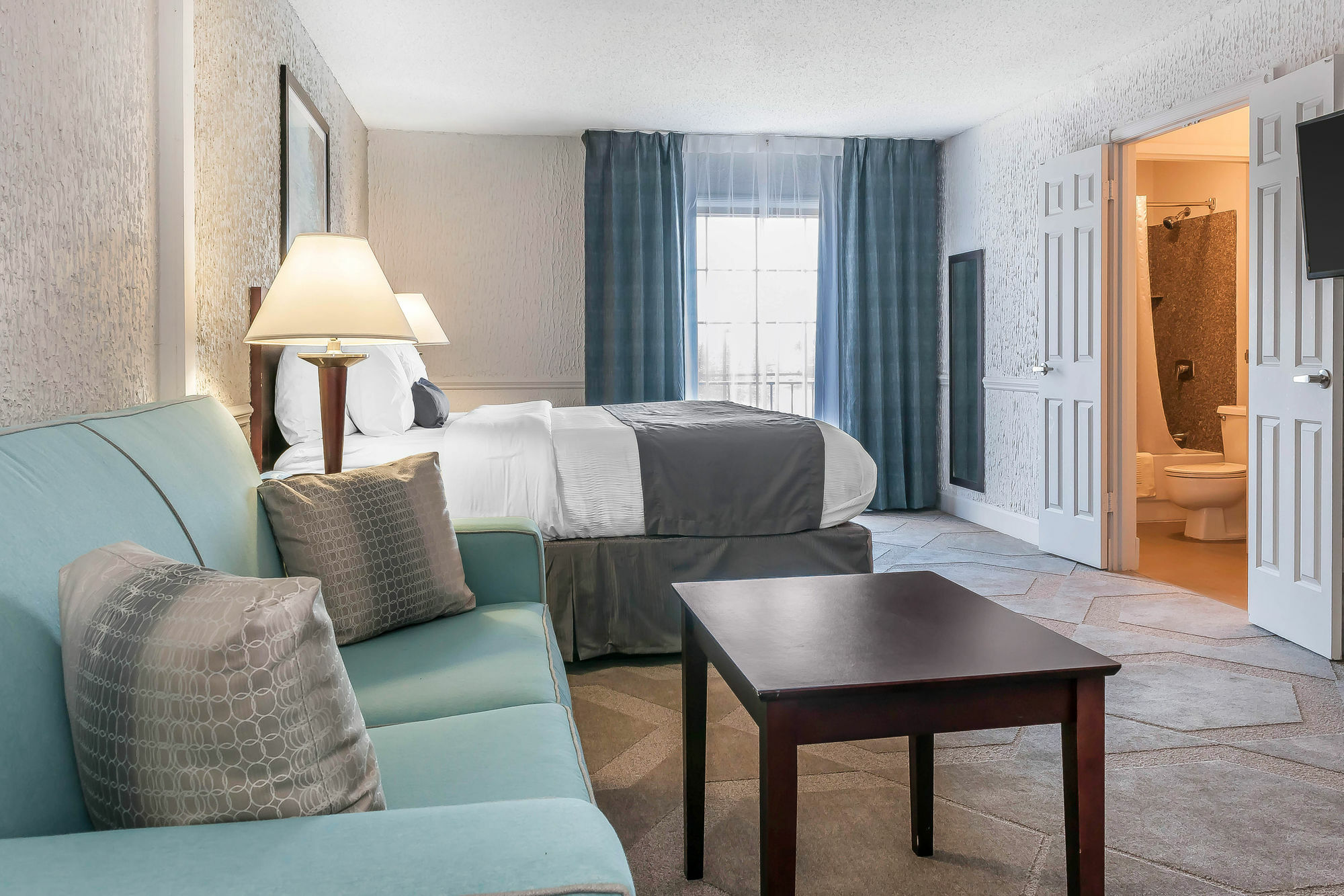 The Blu Hotel Blue Ash Cincinnati, Ascend Hotel Collection Exterior photo